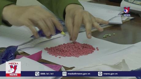 Bắt giữ đối tượng mua bán gần 17.000 viên ma túy tổng hợp 