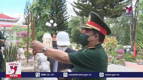 Dâng hương kỷ niệm 50 năm Chiến thắng Đăk Tô-Tân Cảnh