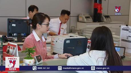 Ngân hàng vượt khó nhờ bán lẻ