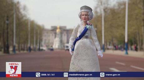 Búp bê Barbie có phiên bản Nữ hoàng Anh
