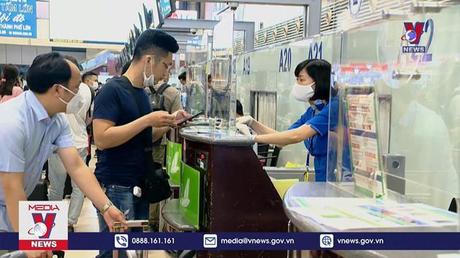 Hạn chế người đón, tiễn để giảm tải cho các sân bay