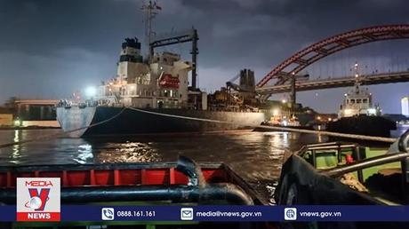 Cấm người, phương tiện qua cầu đẹp nhất thành phố