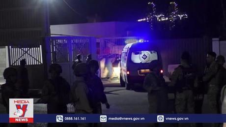 Thuyền chở 60 người bị lật ở ngoài khơi Liban