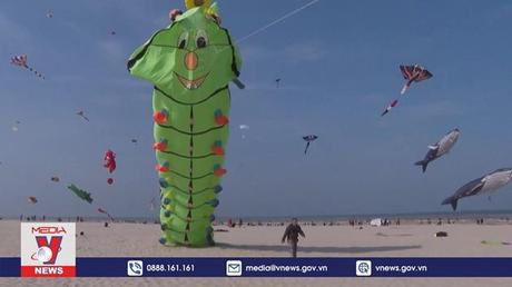 Rực rỡ lễ hội diều quốc tế ở Pháp