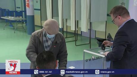 Nước Pháp bắt đầu bầu cử Tổng thống vòng 2