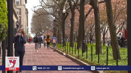 Các trường đại học Mỹ tái áp đặt hạn chế phòng dịch