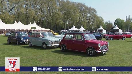 Triển lãm xe hơi cổ hạng sang tại London, Anh