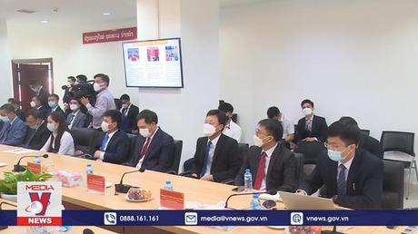 Đoàn Ban Tuyên giáo Trung ương làm việc tại Lào