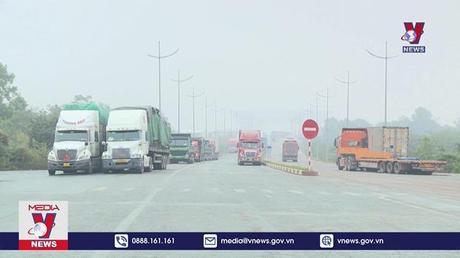 Thông quan qua cửa khẩu cầu Bắc Luân II còn chậm 