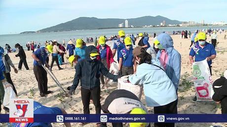 Biển Đà Nẵng nói không với rác thải nhựa