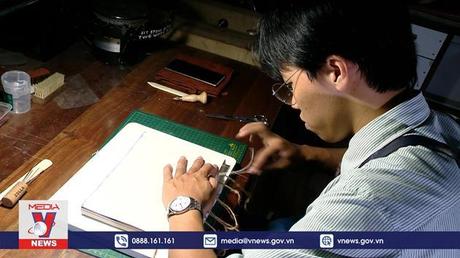 Đam mê lưu giữ nghề đóng sách thủ công truyền thống 