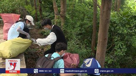 Giới trẻ Đà Nẵng làm sạch bán đảo Sơn Trà