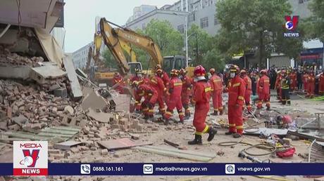 Nhiều người mắc kẹt và mất tích trong vụ sập nhà ở Trung Quốc