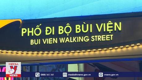 Phố đi bộ, công viên ven sông hút khách dịp lễ