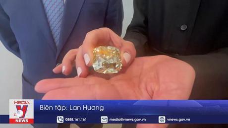 Đấu giá viên kim cương trắng lớn nhất thế giới