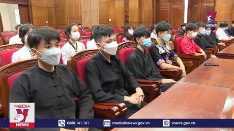 Điện Biên tiếp nhận 30 tỷ đồng “Sóng và máy tính cho em”