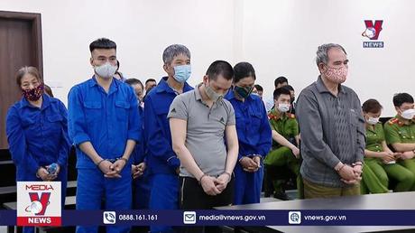 Xét xử 11 bị cáo lừa đảo, làm giả giấy tờ nhà đất