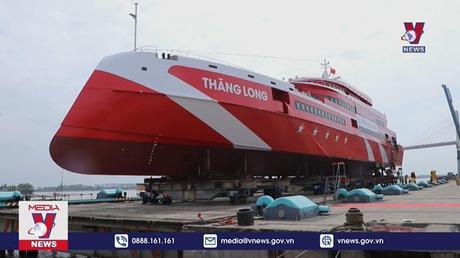 Hạ thủy tàu cao tốc một thân lớn nhất Việt Nam