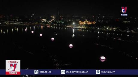 Thừa Thiên – Huế thắp sáng hoa sen trên sông Hương