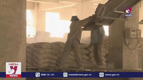 Xi măng tiếp tục tăng giá hàng loạt