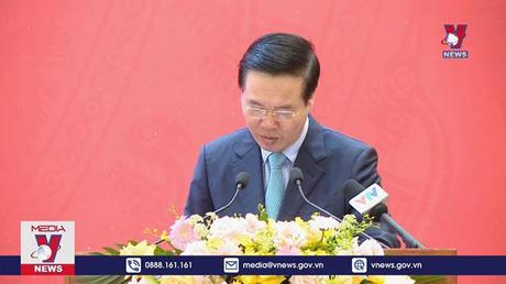 Đấu tranh chống chủ nghĩa cá nhân trên cơ sở kết hợp  “xây” với “chống”