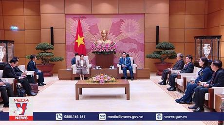 Chủ tịch Quốc hội tiếp Chánh án Toà án nhân dân tối cao Lào