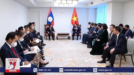 Thủ tướng Chính phủ Phạm Minh Chính gặp Thủ tướng Lào