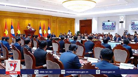 Chủ tịch Quốc hội Vương Đình Huệ hội đàm với Chủ tịch Quốc hội Lào