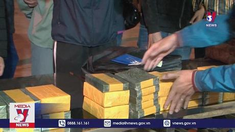 Bắt 4 đối tượng vận chuyển trái phép 115 bánh heroin