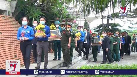 Hà Tĩnh an táng hài cốt 11 liệt sỹ, quân tình nguyện