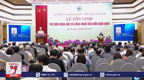 Chủ tịch nước dự lễ vinh danh trí thức KHCN 