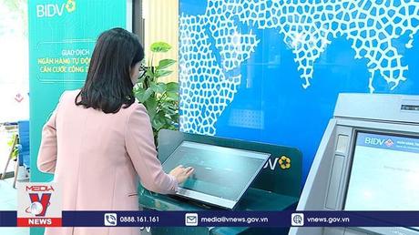 Rào cản mở rộng giao dịch ATM bằng căn cước công dân gắn chíp
