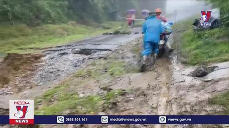 Mưa lớn kéo dài gây sạt lở tại thị xã Sa Pa