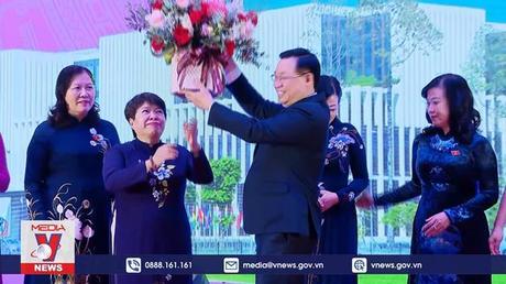 Chủ tịch Quốc hội dự gặp mặt các nữ đại biểu Quốc hội