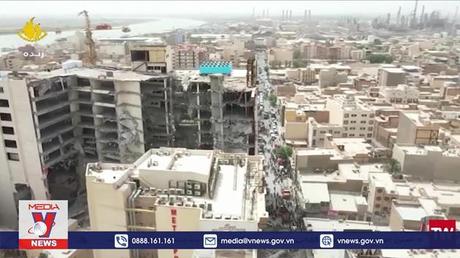 Iran khẩn trương giải cứu nạn nhân vụ sập nhà
