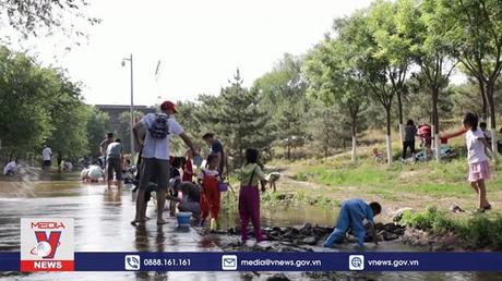 Người dân Bắc Kinh (Trung Quốc) tìm niềm vui trong những ngày giãn cách