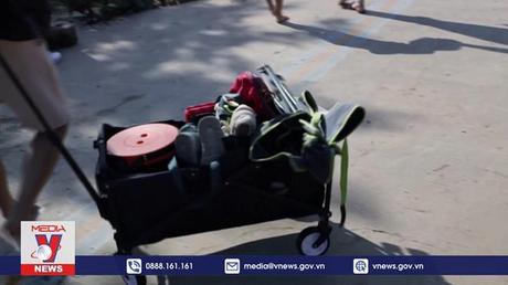 Người dân Bắc Kinh đổ đi picnic sau quá nhiều ngày dài trong nhà