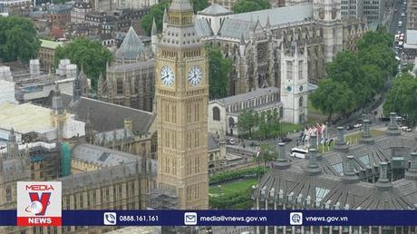 Quán rượu trên không kỷ niệm 70 năm trị vì của Nữ hoàng Anh