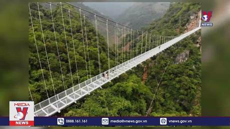 Cầu Bạch Long ở Sơn La được công nhận là cầu kính đi bộ dài nhất thế giới
