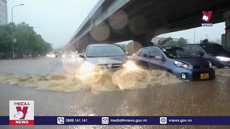 Hà Nội công bố 2 đường dây nóng hỗ trợ ứng phó ngập lụt