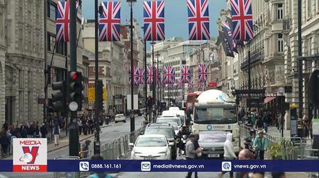 Anh sẵn sàng cho Đại lễ Bạch kim mừng 70 năm trị vì của Nữ hoàng