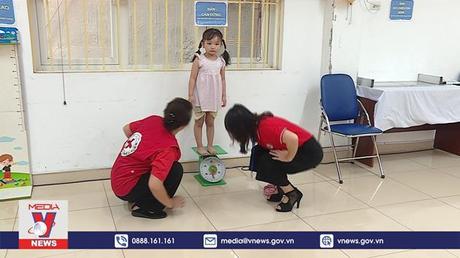 Hà Nội triển khai cho trẻ uống Vitamin A