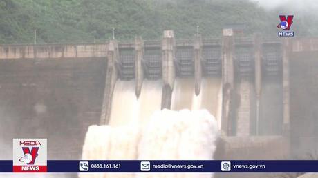Xả lũ hồ Tuyên Quang