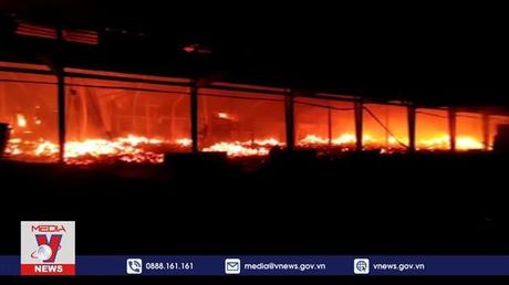 Gần 200 người thương vong trong vụ cháy kho tại Bangladesh