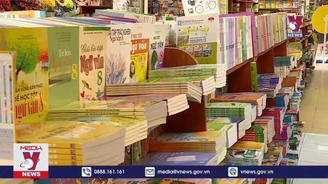 Rà soát các vấn đề về sách giáo khoa để tiết kiệm, giảm chi phí