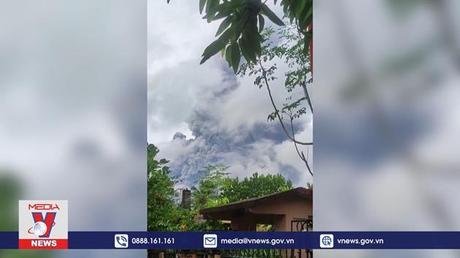 Philippines nâng mức cảnh báo núi lửa phun trào