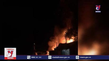 Cháy lớn trong đêm tại Điện Biên