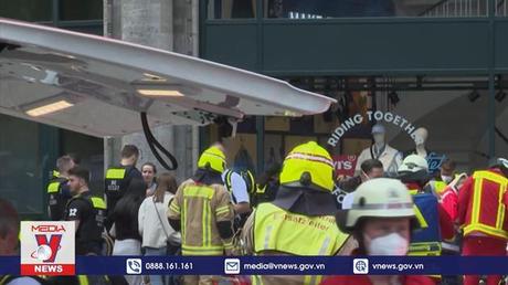 Lao xe vào đám đông ở Berlin, nhiều người thương vong