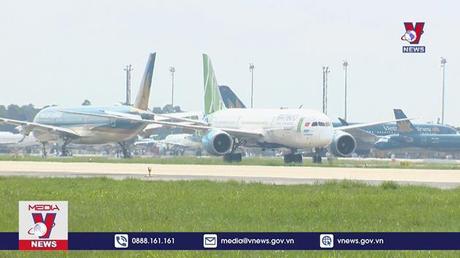 Giá vé máy bay tăng từng ngày