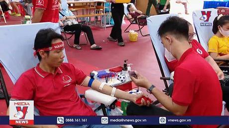 Những giọt máu nghĩa tình nơi điểm cực Tổ quốc 